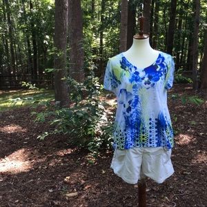 Chico’s Abstract Flower Print Graphic T-shirt